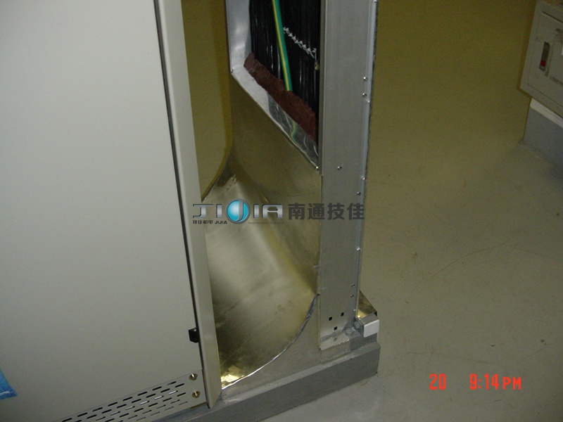 橋架內(nèi)電纜拐角處理