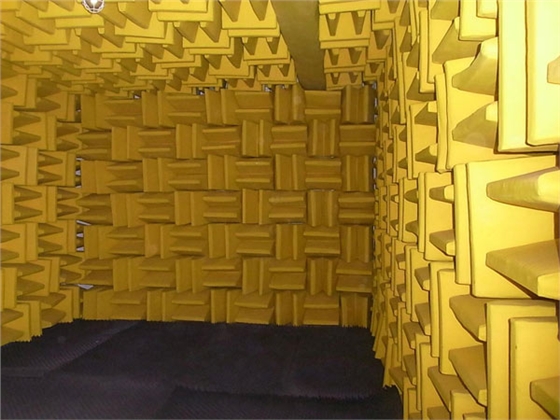 組建家庭影院時如何選擇音響?家庭影院組建過程中，每個部分都要精挑細選，最重要的是要能配合的天衣無縫，這樣才能達到最佳狀態(tài)，那么在組建家庭影院中如何選擇音響呢?