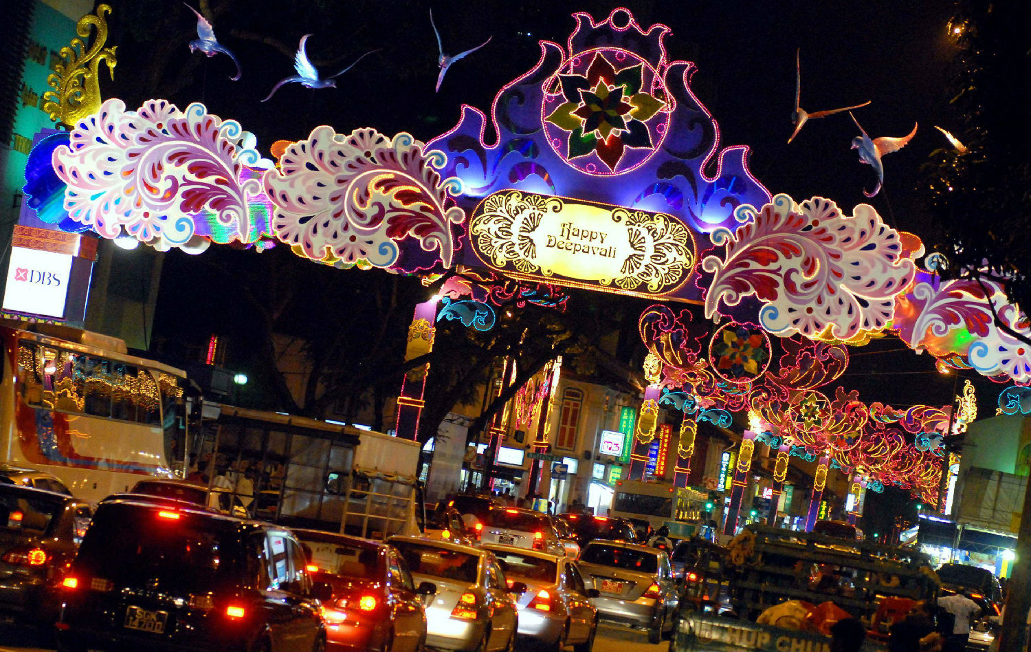 汽車?yán)葟S過中秋圖3