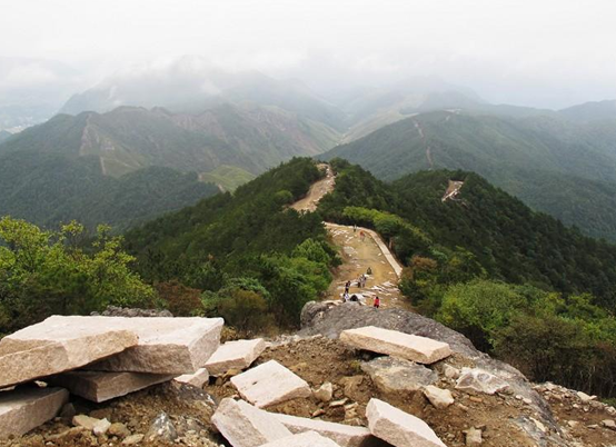 汽車(chē)?yán)葟S登高 汽車(chē)?yán)葟S登高